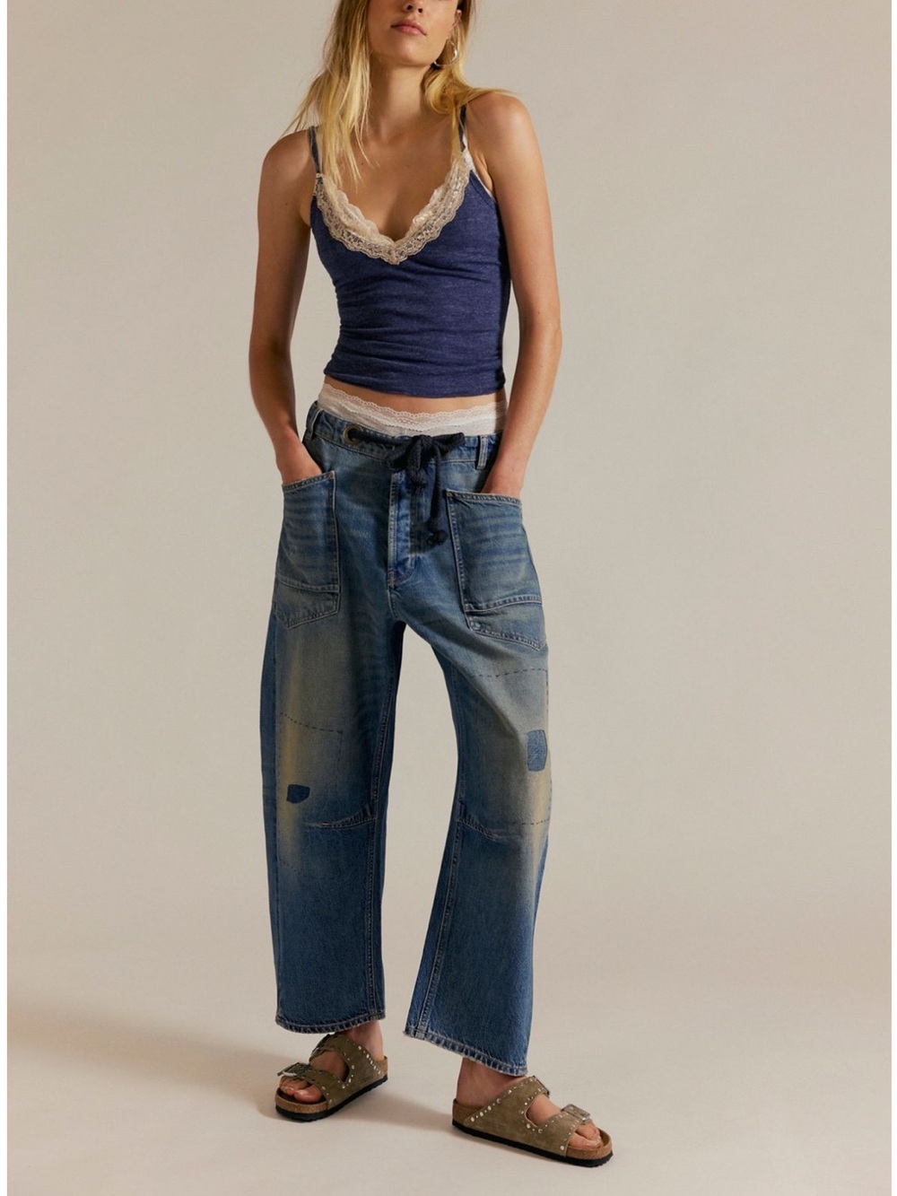 NWOT - We the free - Free People - moxie pull on barrel jeans - size 26